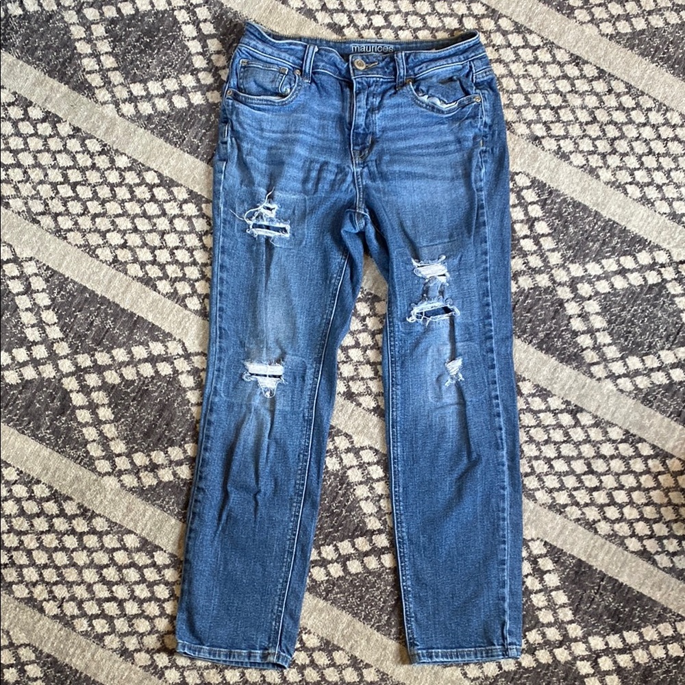 Maurice's Women's Blue Distressed Jeans - Ankle Length - Size: 6 Regular